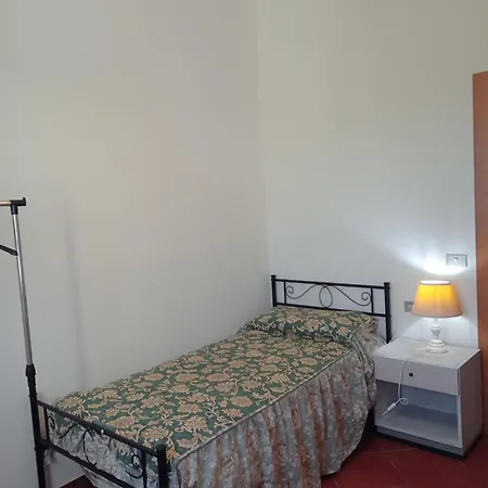 Apartment Casa Gatta Rossa Orange Cat House *