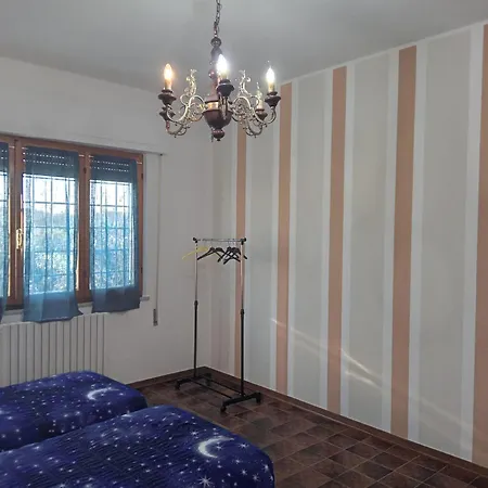 Apartment Casa Gatta Rossa Orange Cat House Pescia