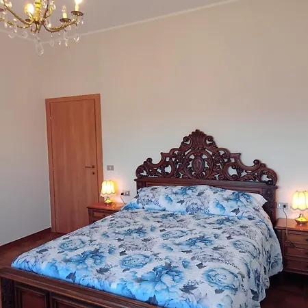 Casa Gatta Rossa Orange Cat House Apartment *