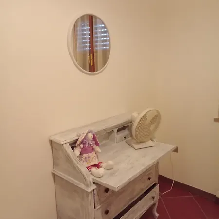 Apartment Casa Gatta Rossa Orange Cat House Pescia