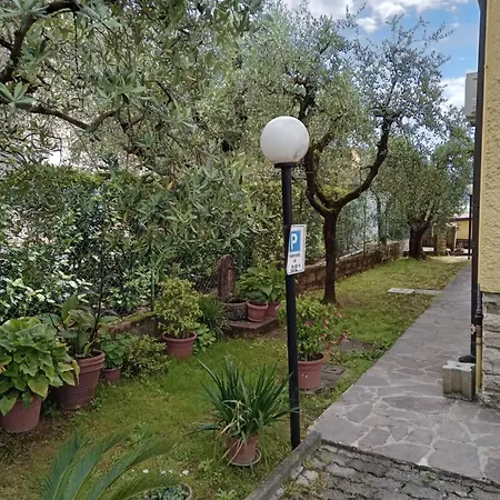 Apartment Casa Gatta Rossa Orange Cat House *